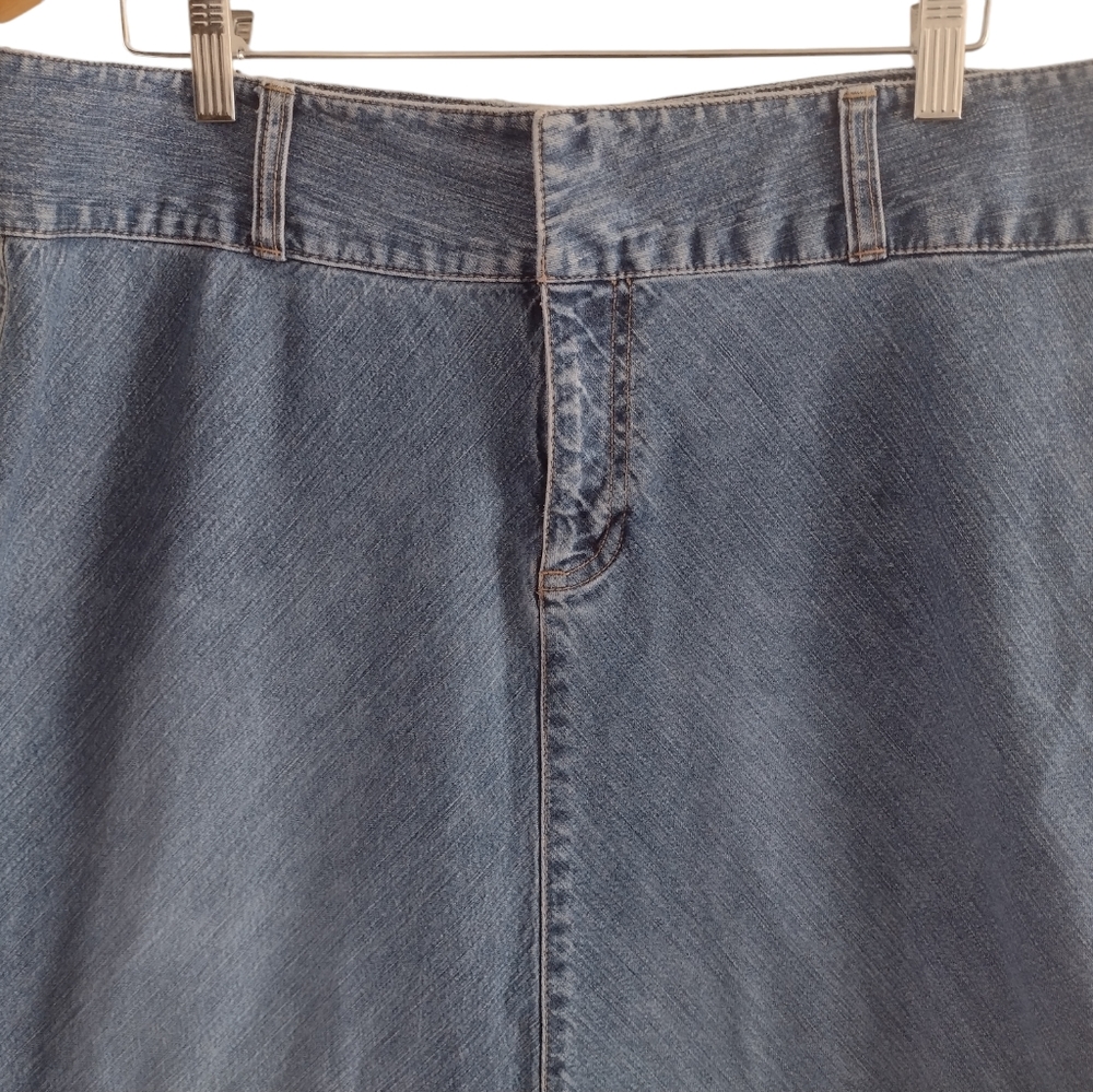 Old Navy Maxi length Denim Jean skirt. Slit back. Size 14. Preloved EUC - Picture 3 of 12